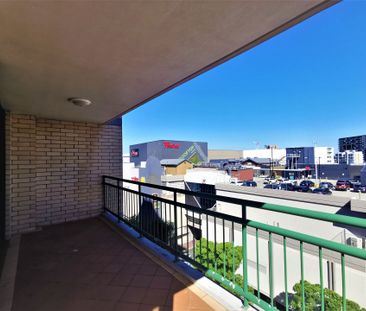 SPACIOUS 2-BEDROOM APARTMENT IN A SECURITY BLOCK - Photo 6