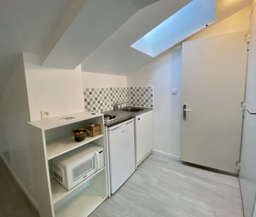 STUDIO MEUBLE POITIERS CENTRE 17.56 m² - Photo 2