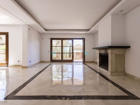 Villa for rent in Marbella - Photo 2