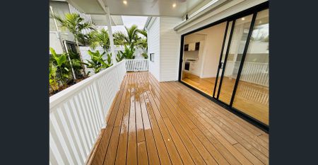 Pet friendly freshly renovated Queenslander in sought after Auchenflower - Photo 4