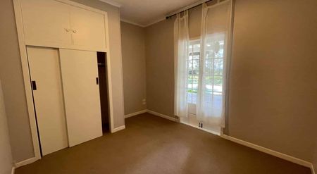 Beautiful modern home with rustic charm and Po... - Photo 5