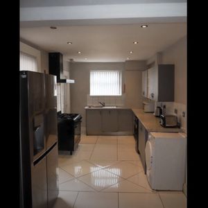 Room in a Shared House, Park Mount, LS12 - Photo 3
