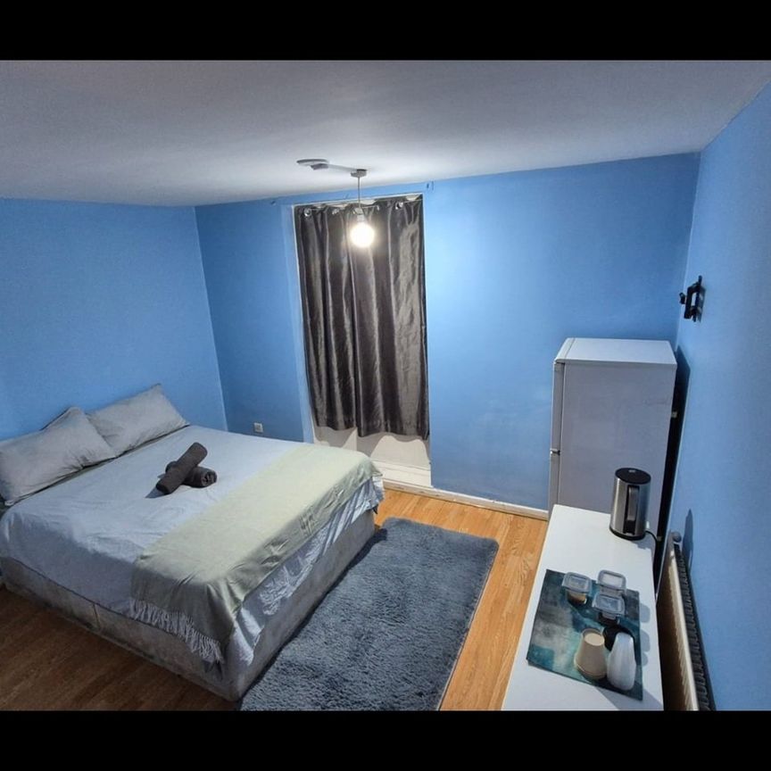 Room in a Shared House, Scotswood Walk, N17 - Photo 2
