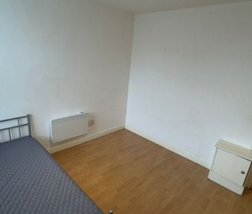 Flat 3, Church Road, Armley, Leeds, LS12 1TZ - Photo 2