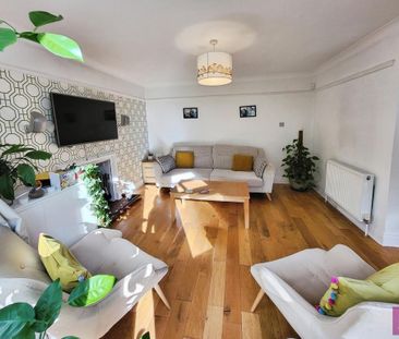 4 bedroom detached house to rent - Photo 4