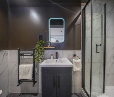 6 Bed Terraced House, Milton Road, SO15 - Photo 5