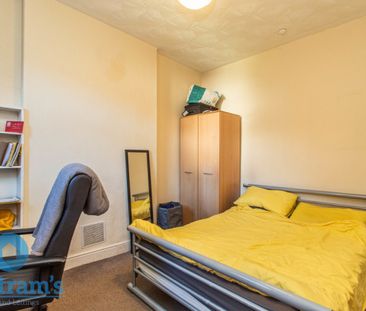 4 bed Semi-Detached House for Rent - Photo 6