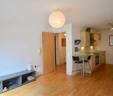 1 bedroom flat to rent - Photo 1