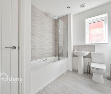 3 bedroom detached house to rent - Photo 2