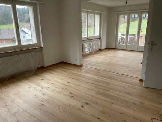Charmante 3.5-Zimmer-Wohnung - stilvoll renoviert und mit Balkon in ruhiger Lage - Foto 1