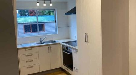 Ready to move in! - Photo 3