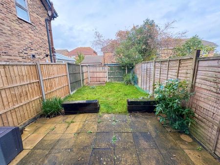 2 bedroom semi-detached house to rent - Photo 4