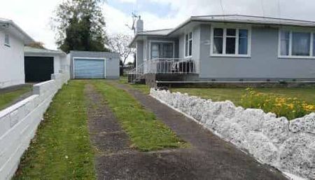 3 Bedroom home in Aramoho - Photo 2