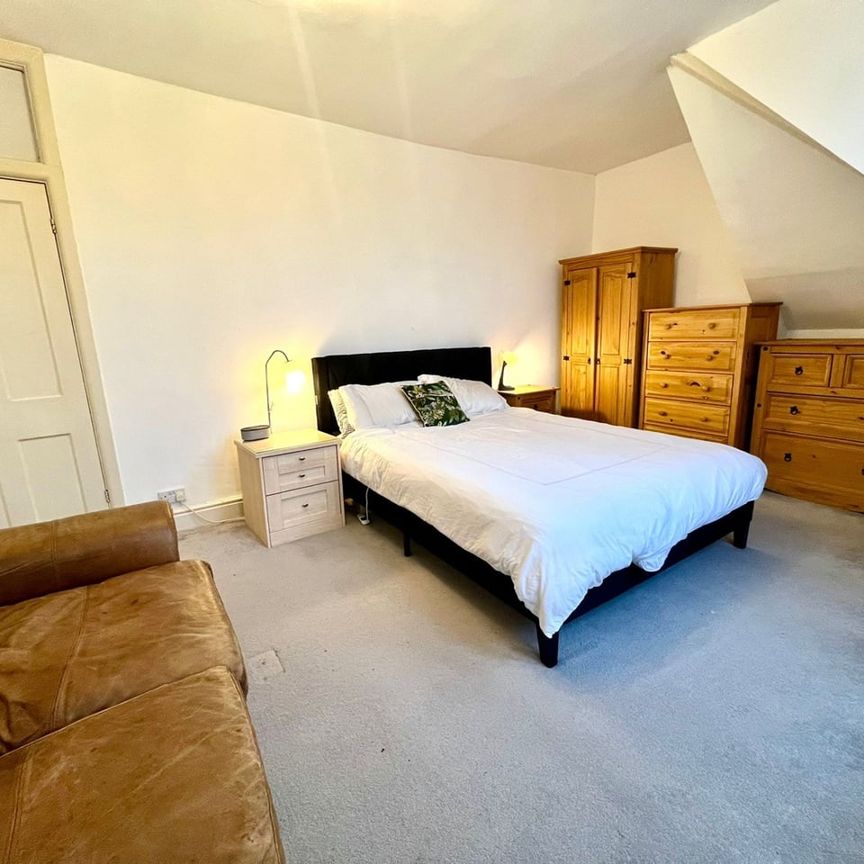 Room in a Shared Flat, Blenheim Road, BS6 - Photo 1