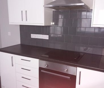 3 bedroom terraced house to rent - Photo 6