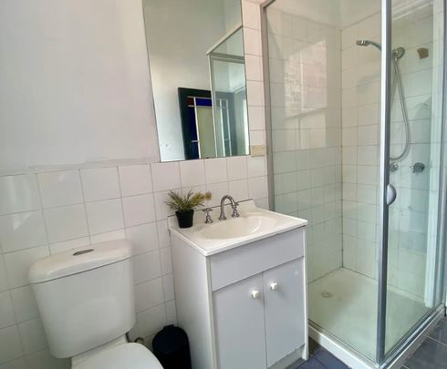 Carlton North - Photo 1