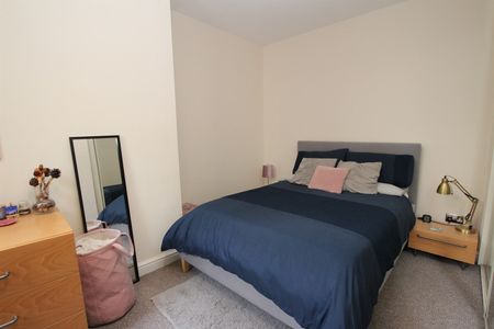Clarendon House, NG1 - Photo 3
