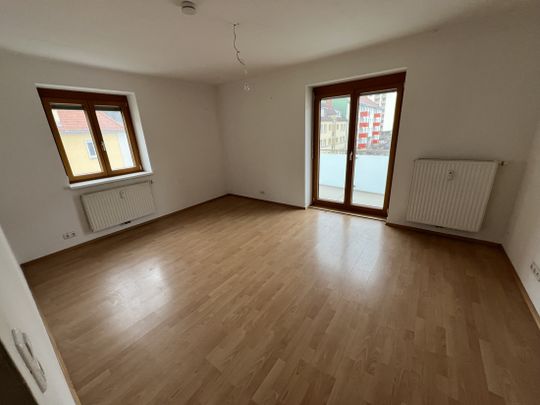 Bruck. Martin-Luther-Straße. Sehr schöne Wohnung mit Balkon für ein liebes Pärchen - Photo 1