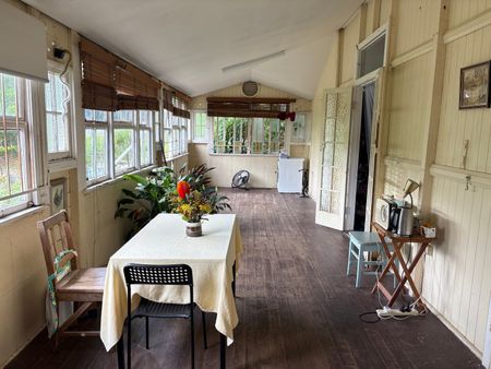 Highgate Hill - Photo 2