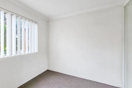 Spacious 2-Bedroom Apartment Near Parramatta CBD, Restaurants, Transport & More! - Photo 2
