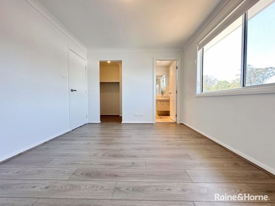 Perfectly Positioned 5 Bedroom Family Home! - Photo 1