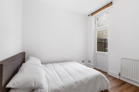 2 Bed Flat, Sprringbank Road, SE13 - Photo 4