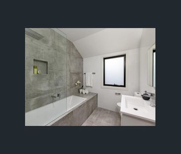 AS NEW CONTEMPORARY HOME - Photo 4