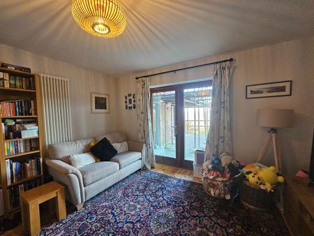 4 bedroom detached house to rent - Photo 2