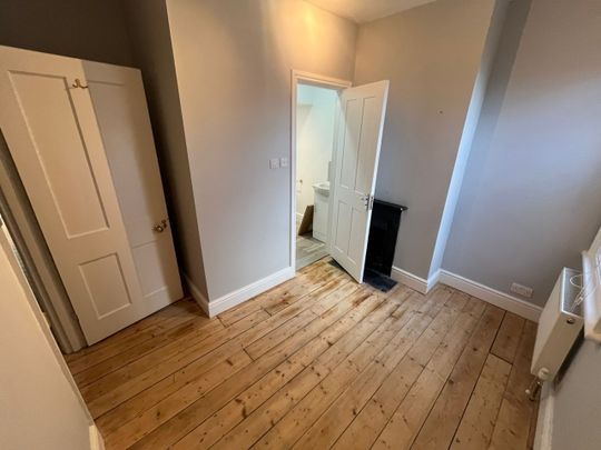 4 Bed Terraced House, Norris Road, RG6 - Photo 1