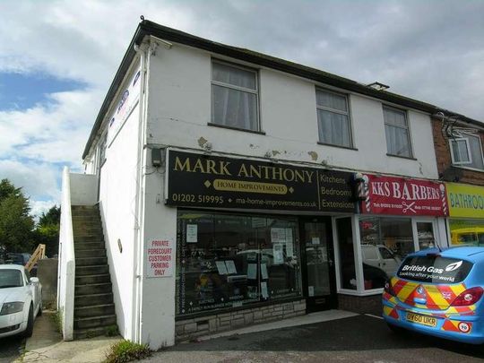 Bedroom First Floor Flat In Wallisdown, BH12 - Photo 1