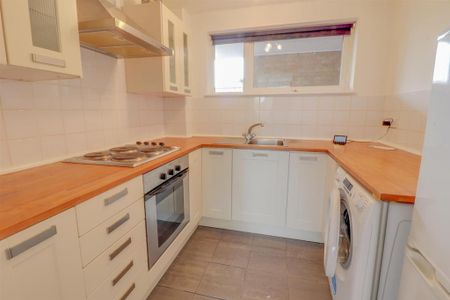 1 bedroom flat to rent - Photo 3