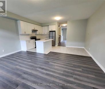 8 ROYAL COLLECTION WAY - Photo 2