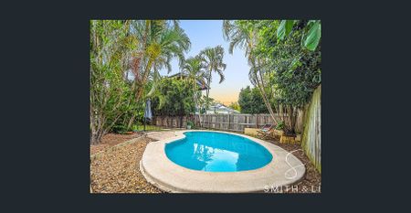 Charming Inner-City Oasis in Bulimba with Pool - Photo 3