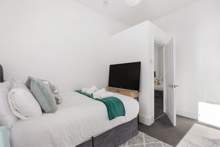 2 Bed Semi-Detached House, Mortimer Road, NW10 - Photo 2