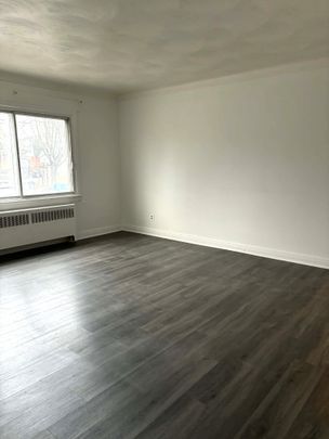 For Lease - 187 Bradley Avenue Unit# 3, Vanier and Kingsview Park, Ontario - Photo 1