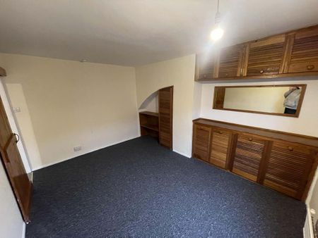 3 bedroom end of terrace house to rent - Photo 5