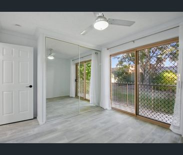 Renovated Groundfloor Home in Beautiful Morningside - Photo 5