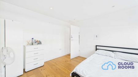 RM1 Westmead | Farnborough | GU14 7SG - Photo 2