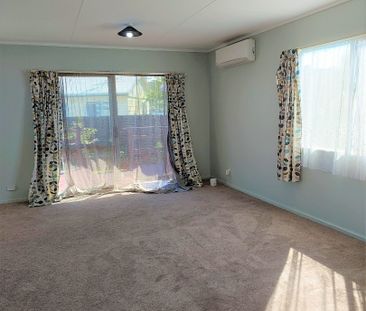 Sunny Three-Bedroom Family Home - Bellevue - Photo 5