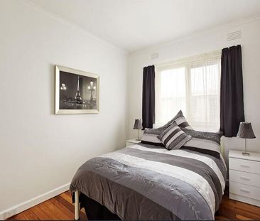 FANTASTIC ONE BEDROOM IN A GREAT LOCATION - Photo 1