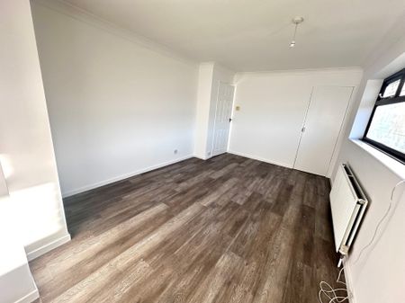 Big Meadow Road, Wirral - Photo 3