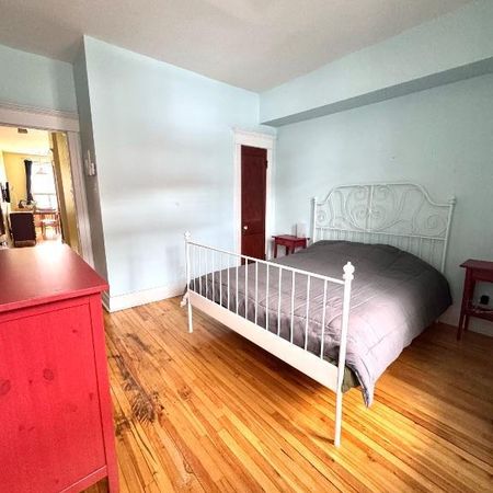 Cession de bail - Grand 3 1/2 MEUBLÉ & TOUT INCLUS & AC - Photo 3