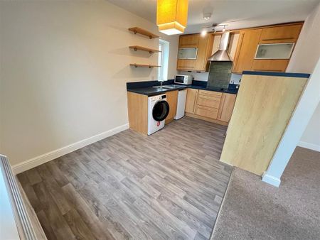 2 bedroom flat to rent - Photo 4