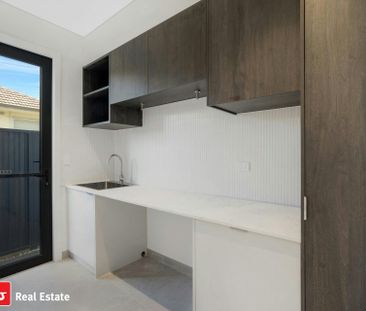 Luxury Living in an Ideal Location - Photo 2