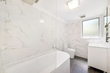 Stylishly Renovated Two-Bedroom Apartment in Heart of Lane Cove - Photo 3
