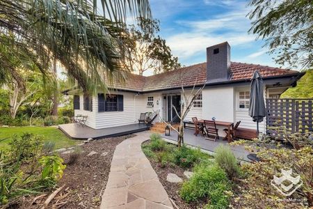 Charming Family Home in the Highly Sought-After St Peters Precinct - Photo 5