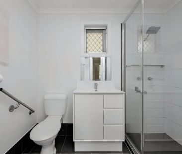 Family Home with Shed - Photo 4