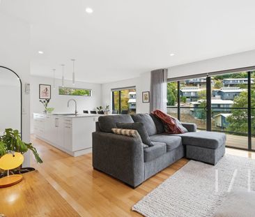 Fully Furnished Townhouse - Photo 2