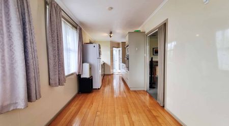 Three-bedroom Home with Spacious Yard! - Photo 5