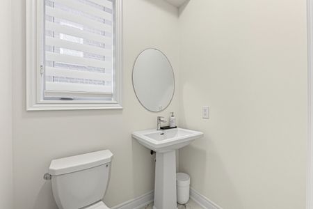 For Lease - 92 Drizzel Crescent, Richmond Hill, Ontario - Photo 3